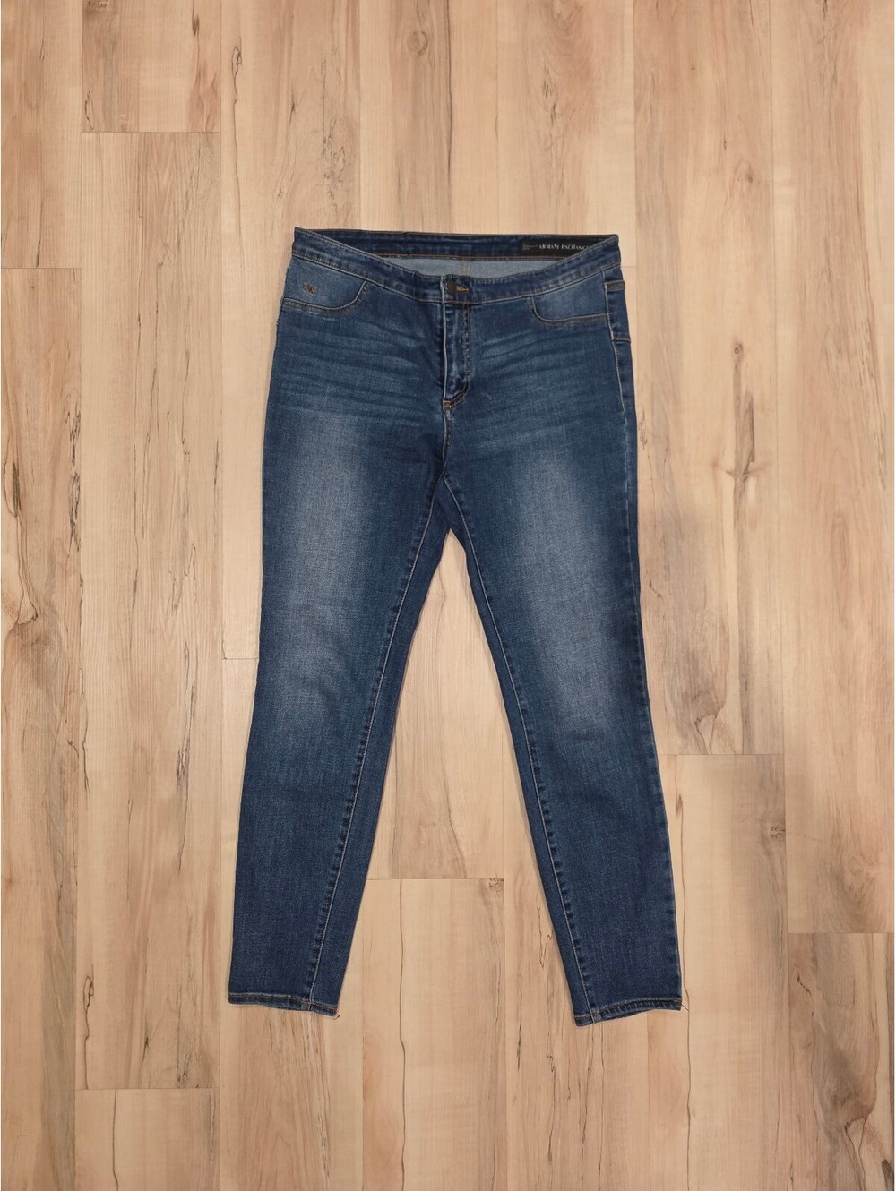 Armani Exchange Women's J12 “Jegging Lift-Up” jeans,Size 32